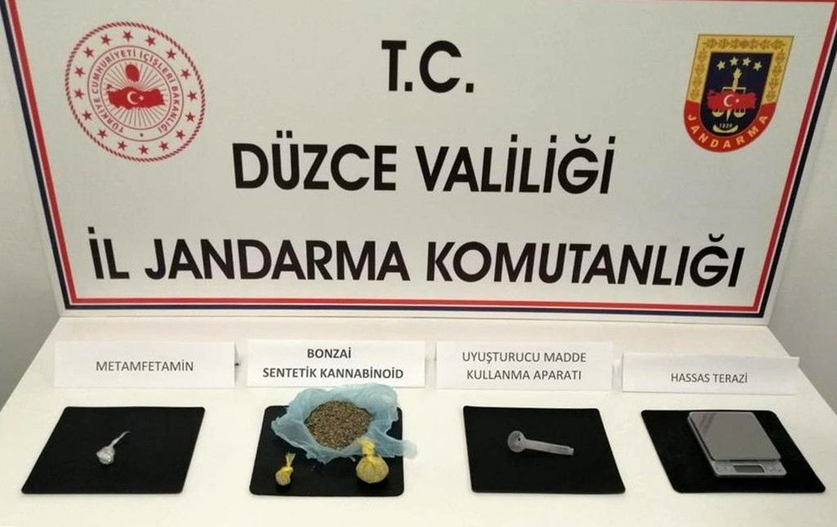 Şüphe üzerine durdurulan araçtan uyuşturucu çıktı