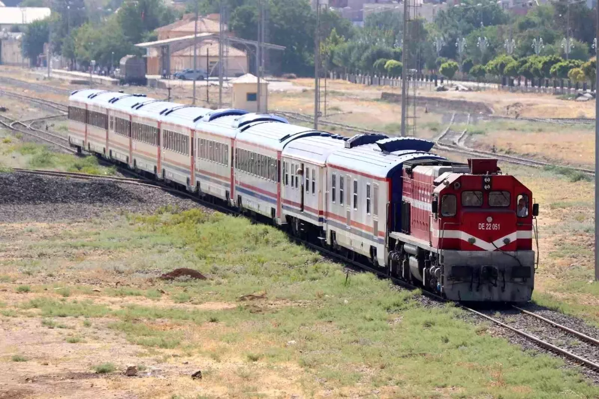 TCCD\'den tren rayları etrafında ilaçlama uyarısı