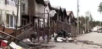 Ukrayna'nın ağır çatışmaların olduğu Gostomel şehrinde halk yaralarını sarmaya çalışıyor