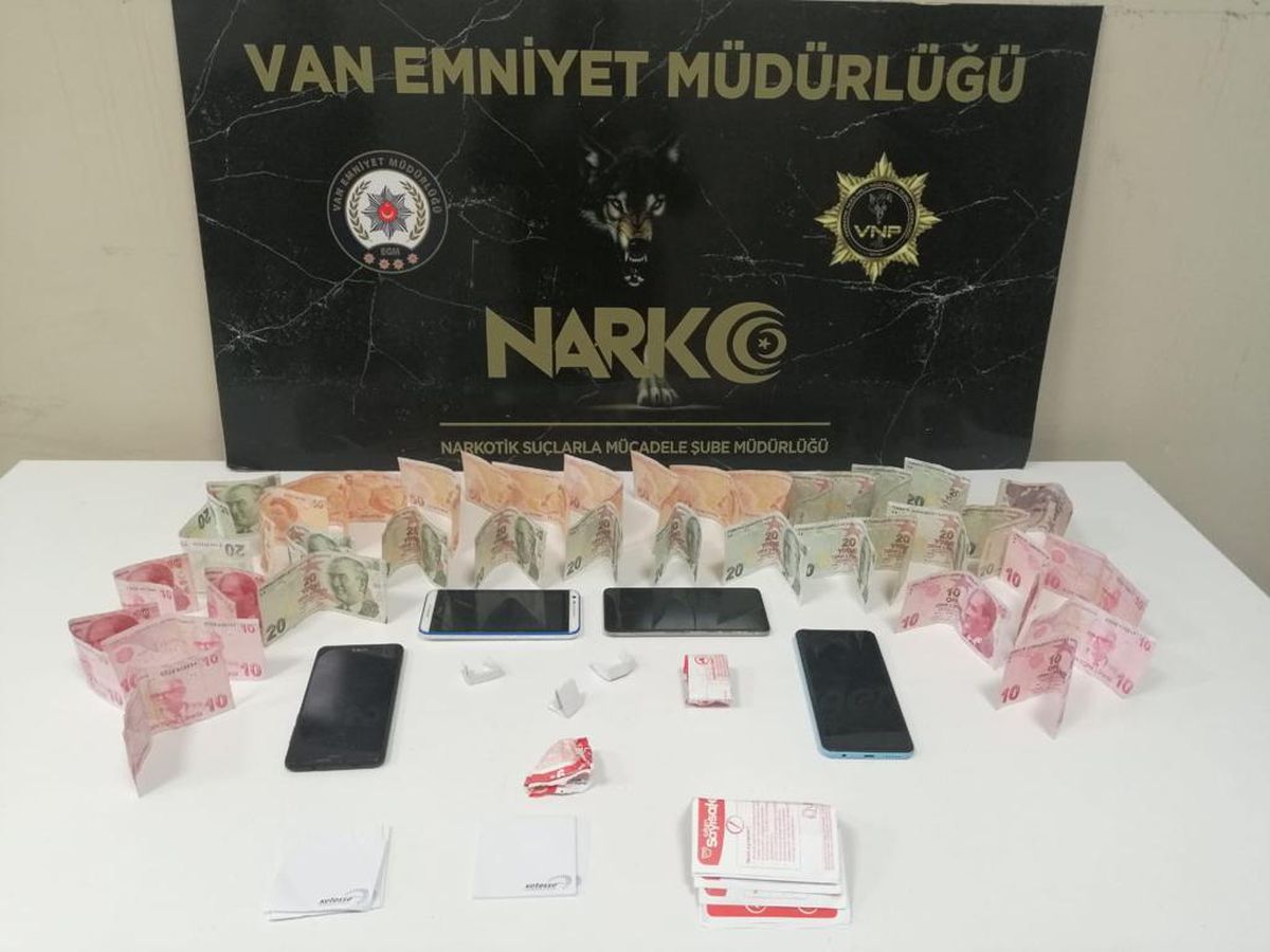 Van\'da uyuşturucu operasyonlarında 44 şüpheli yakalandı