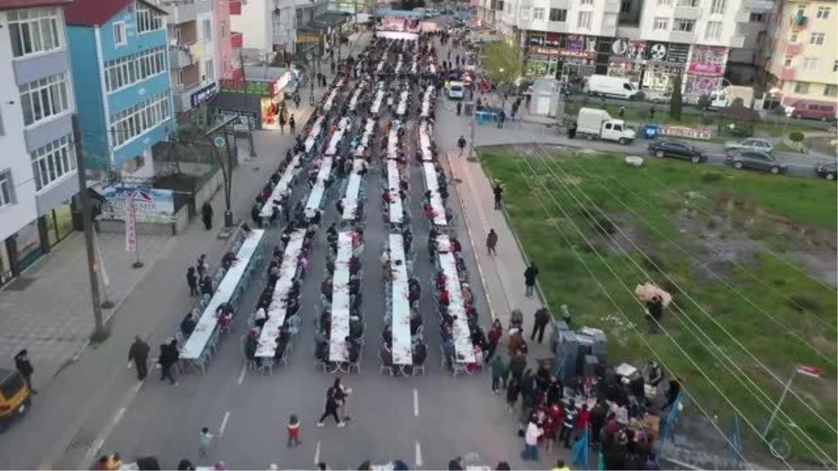 Yaklaşık 3 bin kişi iftar sofrasında buluştu