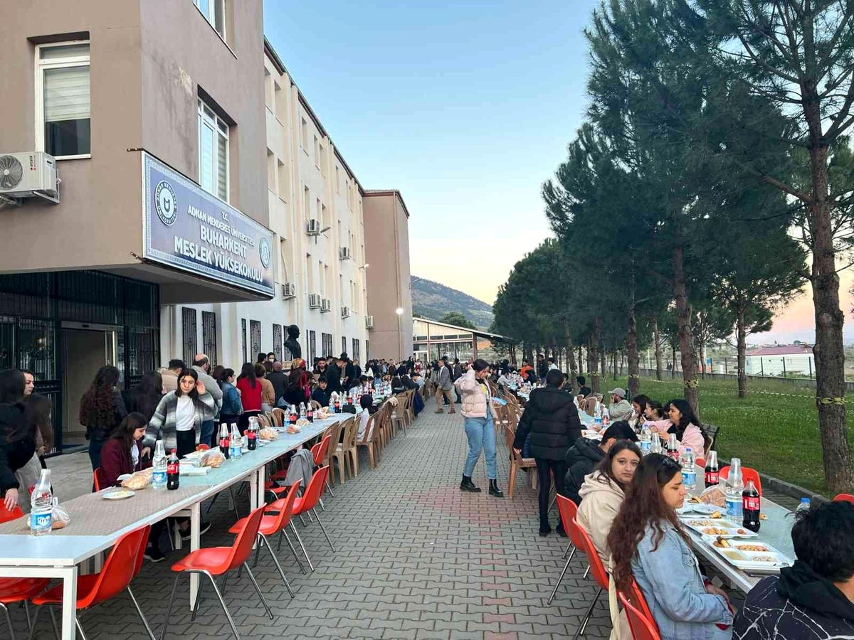 ADÜ Buharkent MYO iftar yemeğinde bir araya geldi