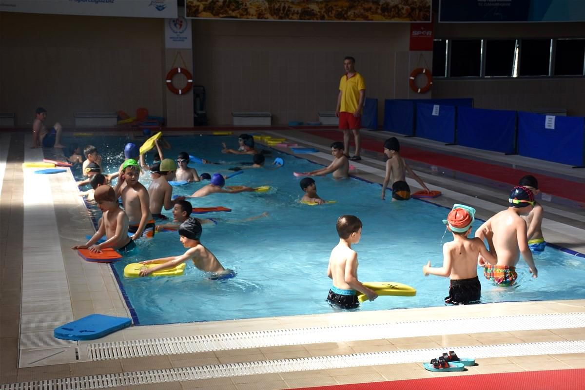 Afyonkarahisar\'da \'Yüzme bilmeyen kalmasın\' projesi başladı