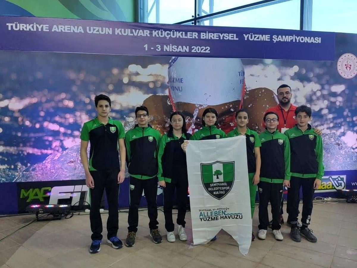 Alleben yüzme havuzunda yeni şampiyonlar yetişiyor