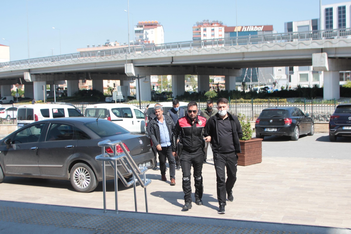 Antalya\'da bir kişinin pompalı tüfekle vurulmasıyla ilgili 2 kişi tutuklandı