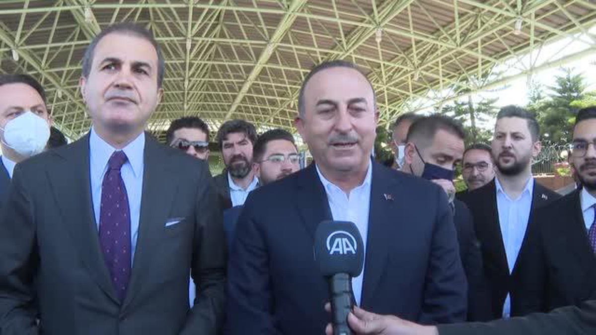 Bakan Çavuşoğlu ve AK Parti Sözcüsü Çelik, Adana\'da partililerce karşılandı