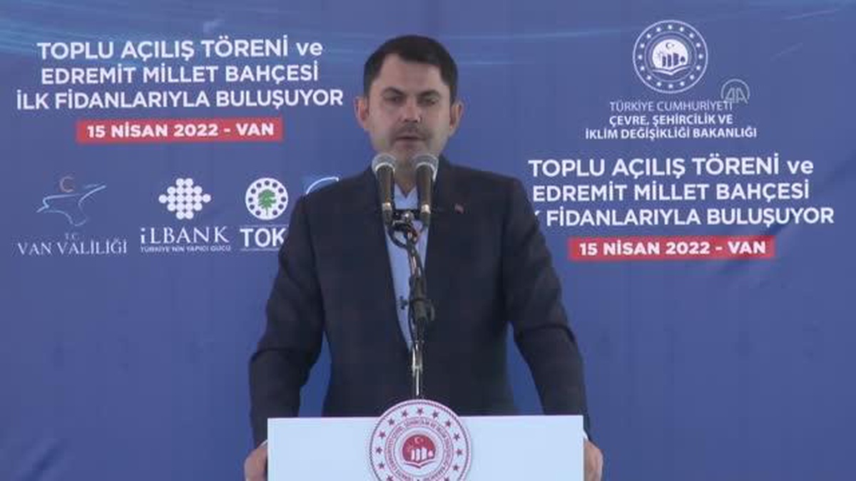 Bakan Kurum, Edremit Millet Bahçesi\'nde ilk fidan dikimini başlattı