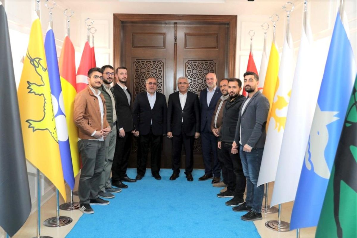 Başkan Güder'e iş adamlarından istişare ziyareti