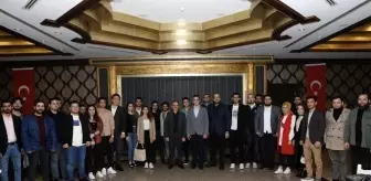 AK Parti'li Sürekli, iftar ve sahur programlarında gençlerle buluştu