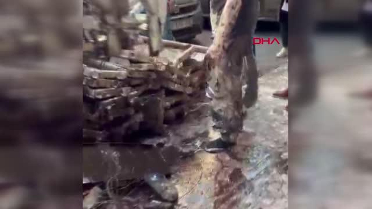 BOYA YAPAN 3 İŞÇİ İSKELEDEN DÜŞTÜ