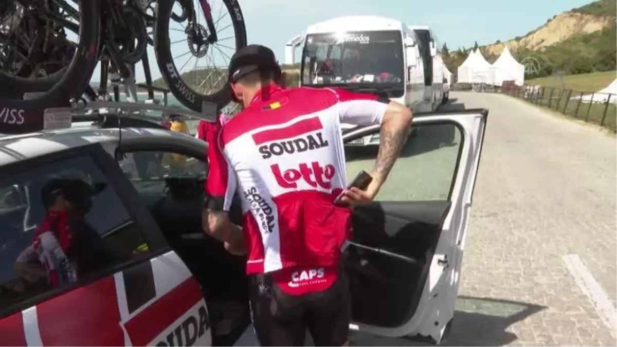 Çanakkale\'deki etabı kazanan Avustralyalı Ewan, atalarının mezarlarını ziyaret etti