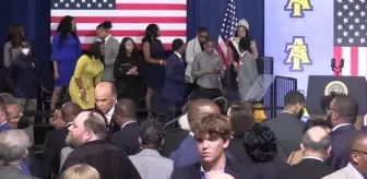 Cumhuriyetçiler Biden'ın boşlukla tokalaşmasını mizah konusu yaptı