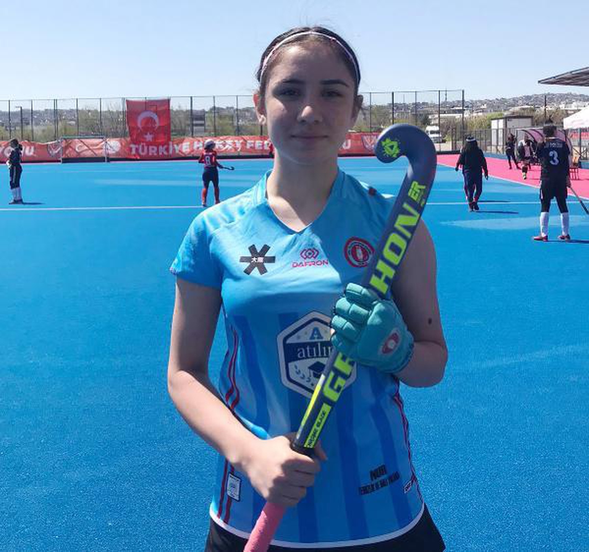 Denizli\'nin ilk hokey sporcusu Ayşe tarihe geçti
