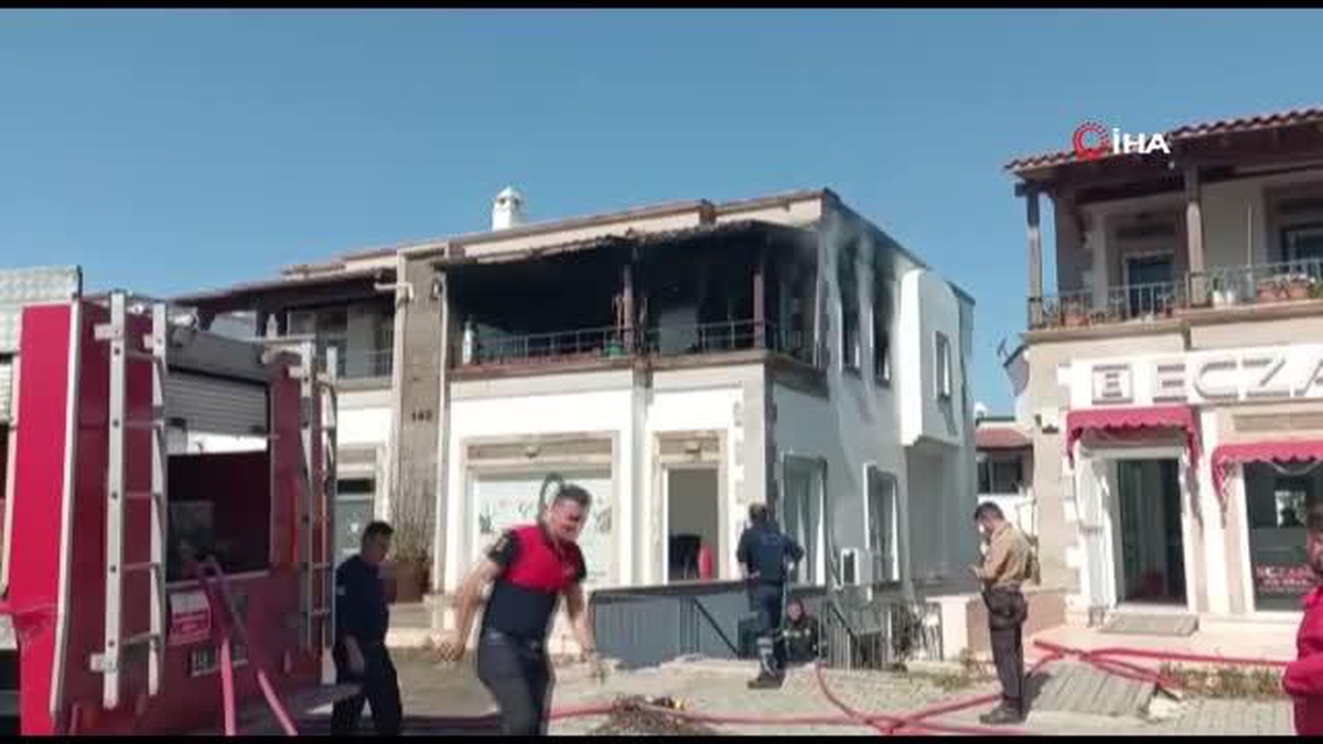 Elektrik kontağında çıkan yangında ev kullanılamaz hale geldi
