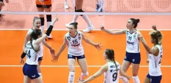 Fenerbahçe Opet, AXA Sigorta Kupa Voley'de finale yükseldi