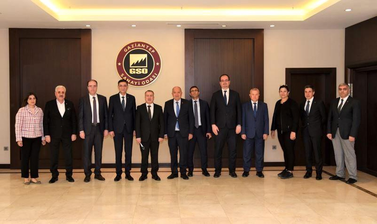 Gelir İdaresi Başkan Yardımcısı Gözübüyük ve beraberindeki heyetten GSO\'ya ziyaret