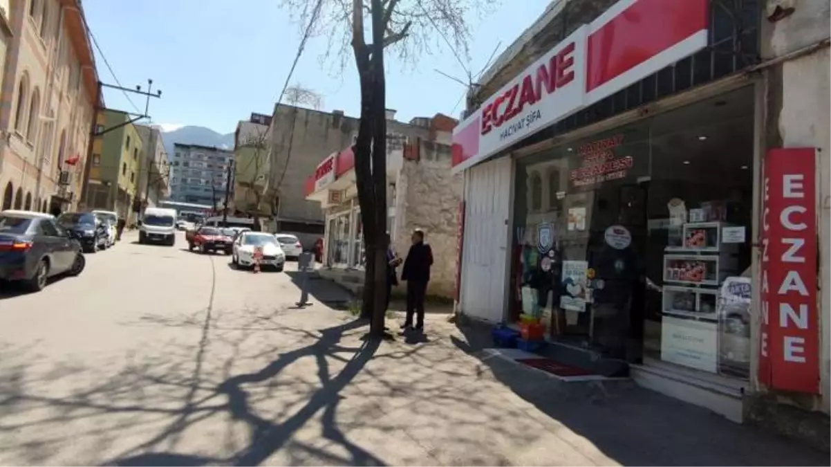 Her Ramazan'da iyilik saçıyor! Bursa'da gizemli hayırsever, eczanelere gidip 100 bin liralık borç ödedi
