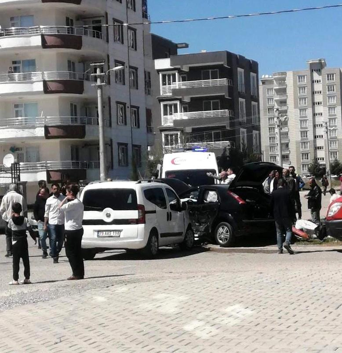 İki otomobilin çarpıştığı kazada 1 kişi yaralandı