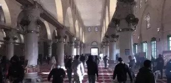 İsrail güçleri Mescid-i Aksa'ya baskın düzenledi (6)