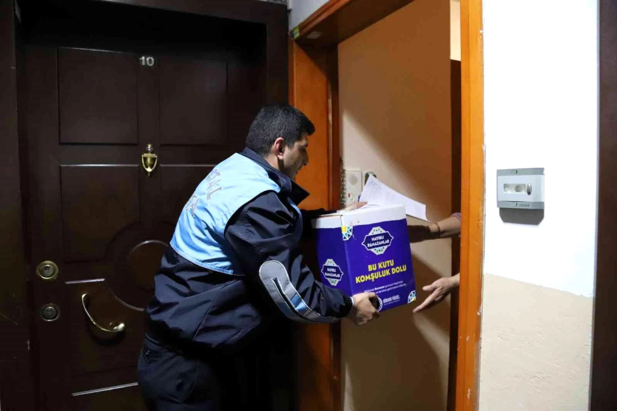 Kartal Belediyesinden ihtiyaç sahibi ailelere ramazan kolisi desteği