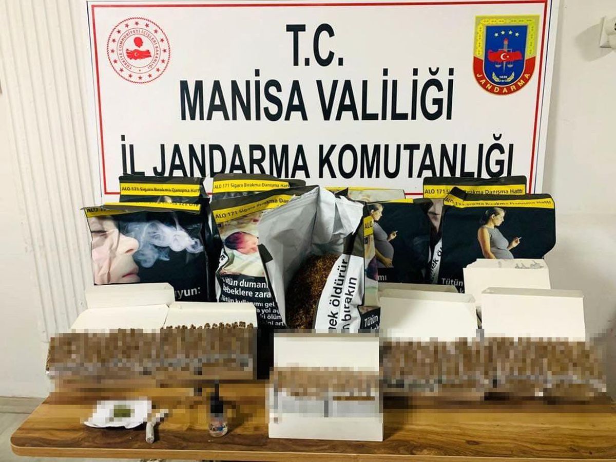 Manisa\'da kaçak sigara ve esrar ele geçirildi
