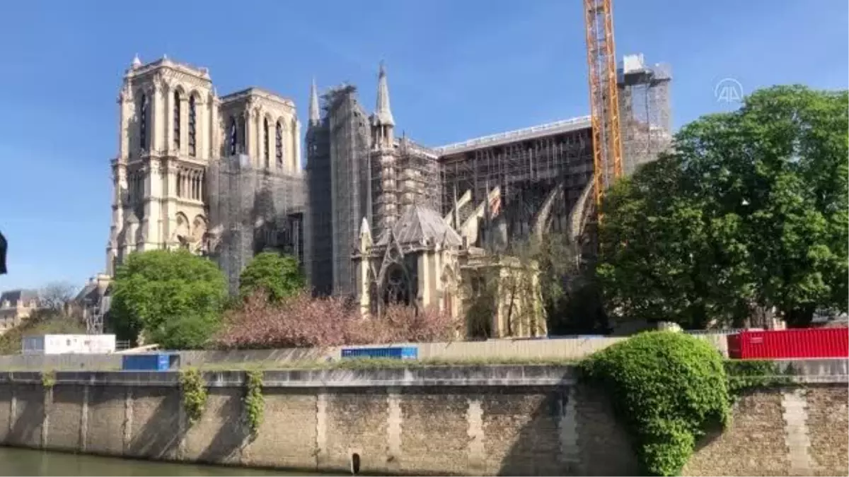 Notre Dame Katedrali\'nde çıkan yangının üzerinden 3 yıl geçti
