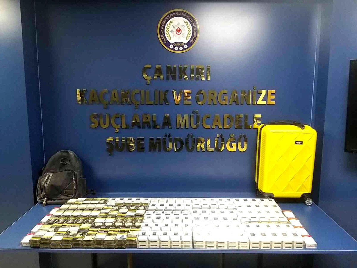 Çankırı\'da bir kişinin üzerinde ve valizinde 308 paket kaçak sigara ele geçirildi