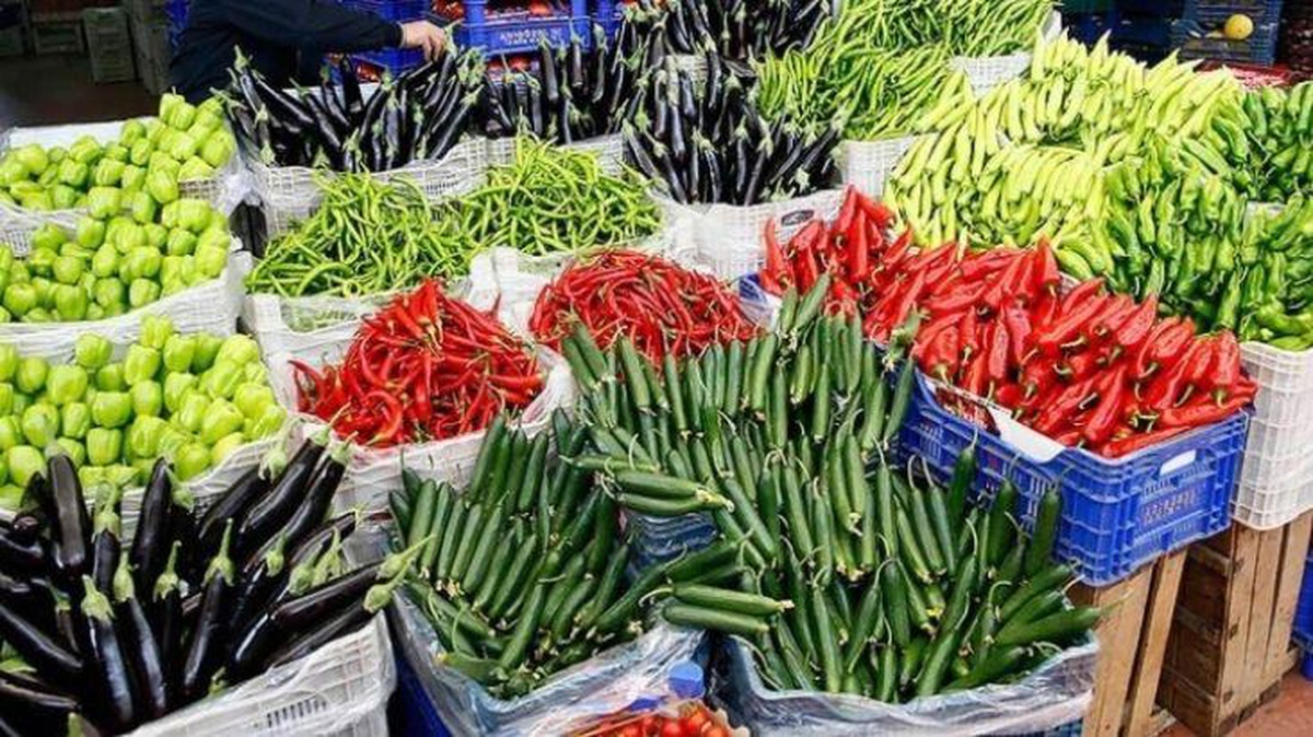 Ramazanın ilk gününden beri 40 ürünün 29\'u zamlandı: Rekor elma ve kabakta