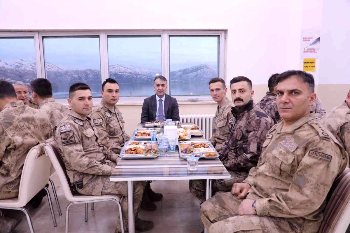 Vali Çağatay, JÖH ile iftar yaptı