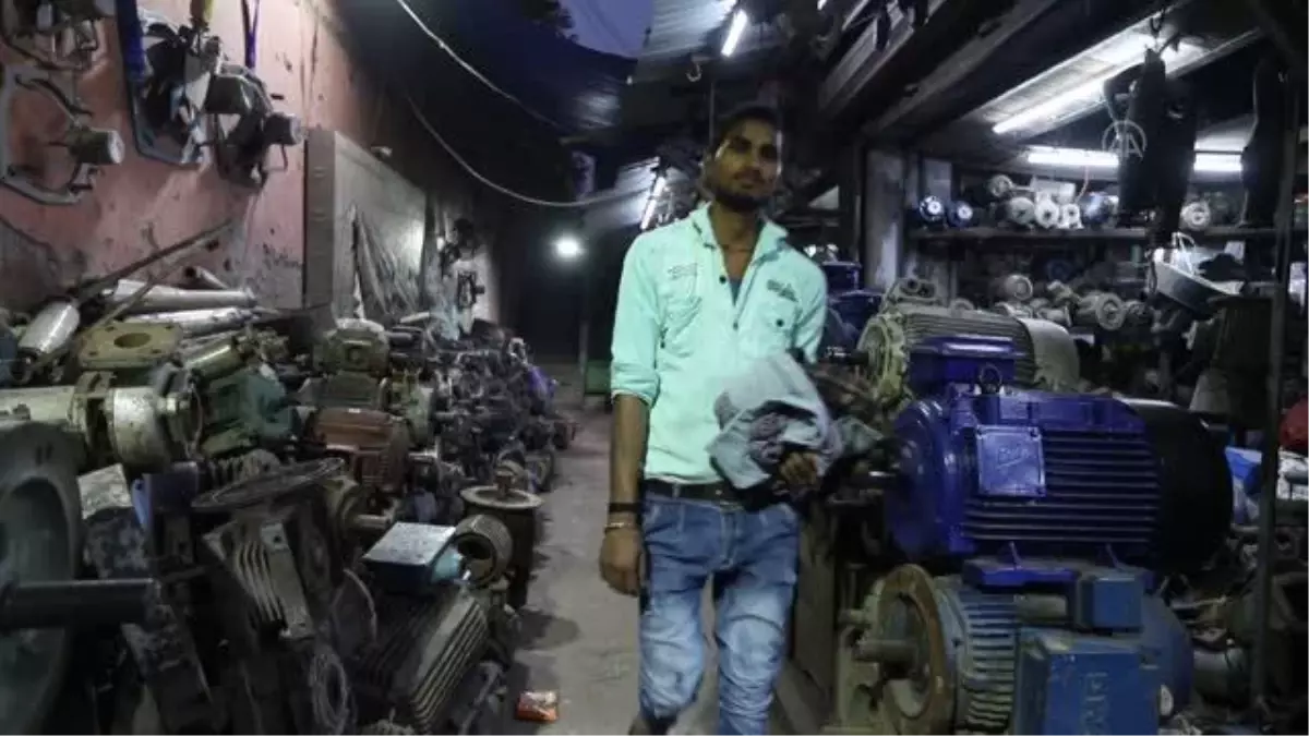 YENİ DELHİ - Hırdavat pazarında toplu iftar sofrası