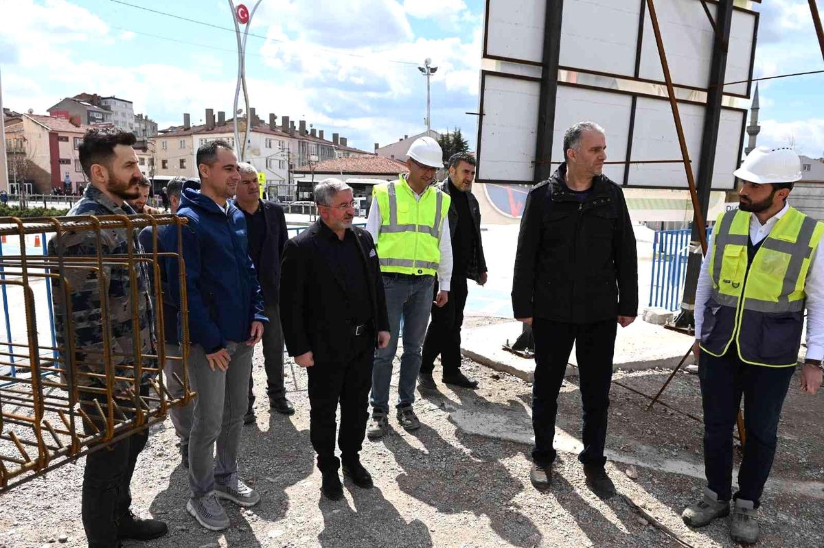 Başkan bedesten ve yeraltı otopark inşaatını inceledi
