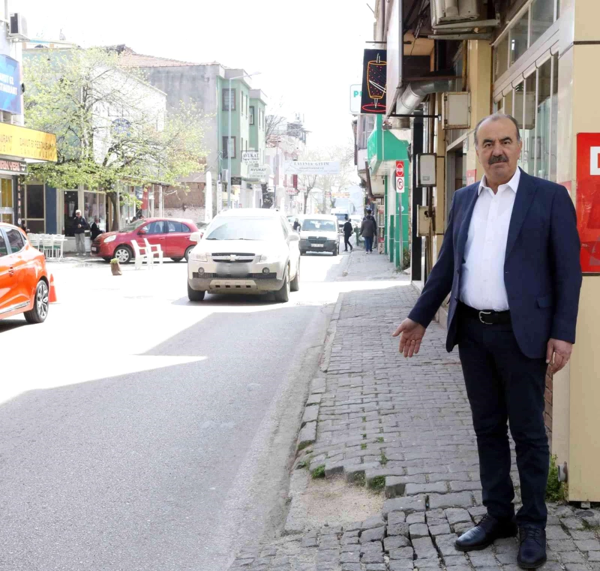 Başkan Türkyılmaz: "Yetki verin ana caddeleri de biz yapalım"