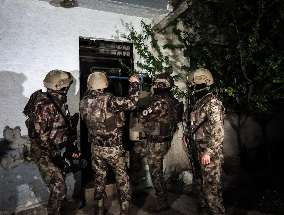 Son dakika haberi... Bursa merkezli 4 ilde evden hırsızlık şüphelilerine operasyon (2)
