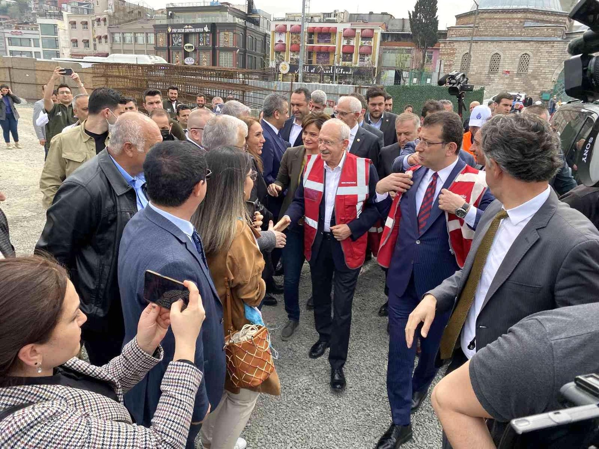 CHP Lideri Kılıçdaroğlu, Unkapanı, Süleymaniye ve Yerebatan Sarnıcı\'nda incelemelerde bulundu