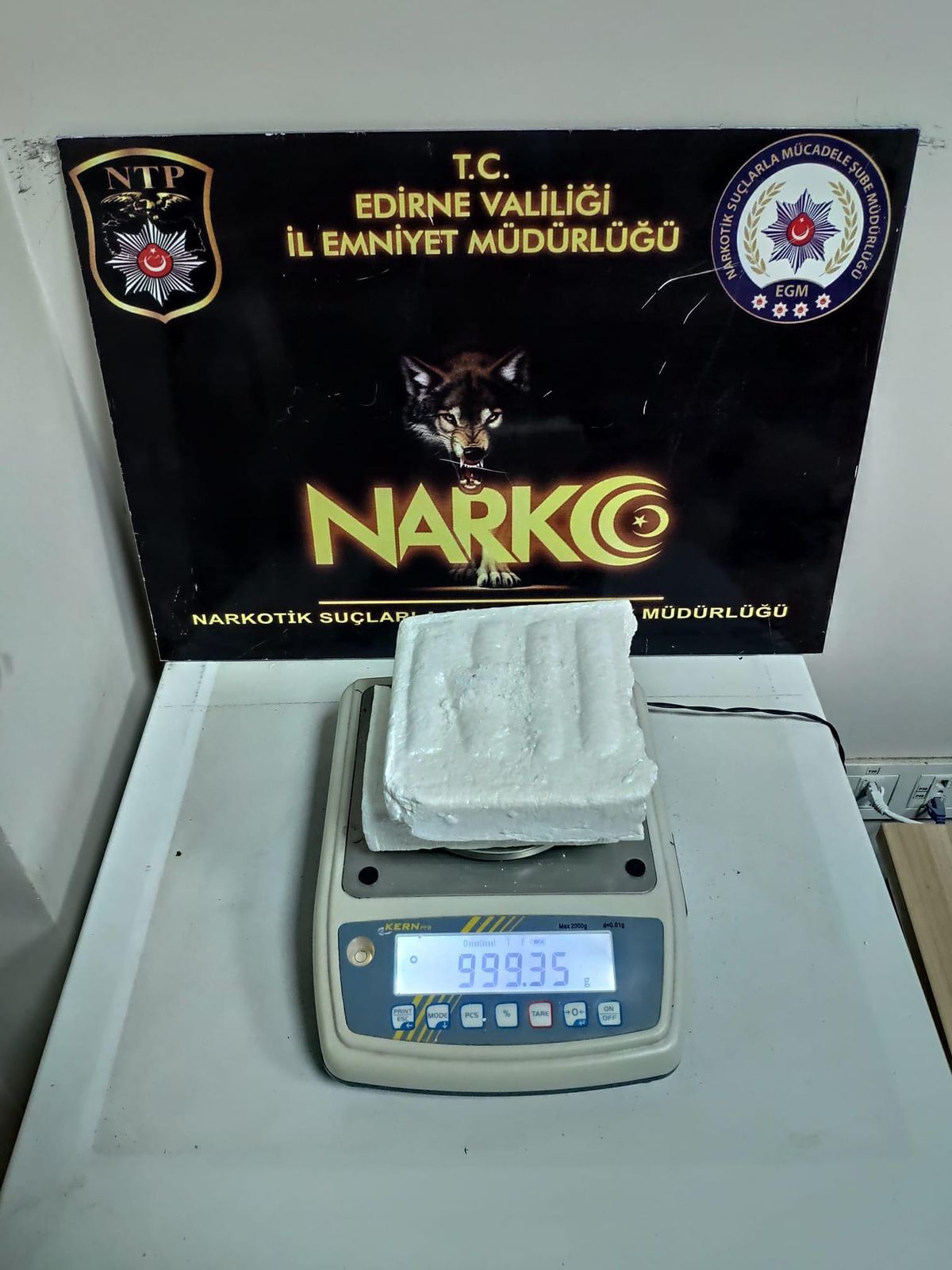 Edirne\'de kullandığı tırda uyuşturucu bulunan sürücü tutuklandı