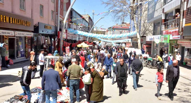 Elbistan'da 'Alışveriş Bayramı' coşkusu