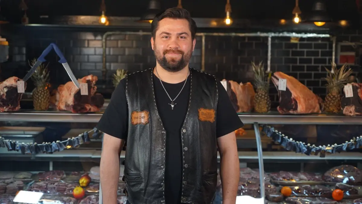 Enes Chef, Baytar Steakhouse\'da etin pişirilmesinin püf noktalarını anlattı