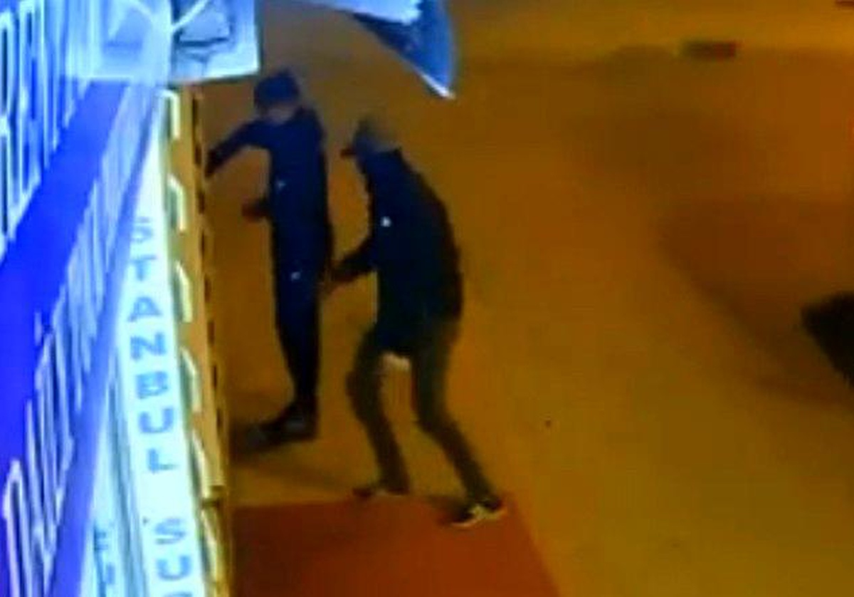 Son dakika haberleri! Fatih\'te 30 saniyede bin dolarlık hırsızlık kamerada