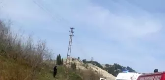 Gediz'de şarampole devrilen hafif ticari araçtaki 7 kişi yaralandı