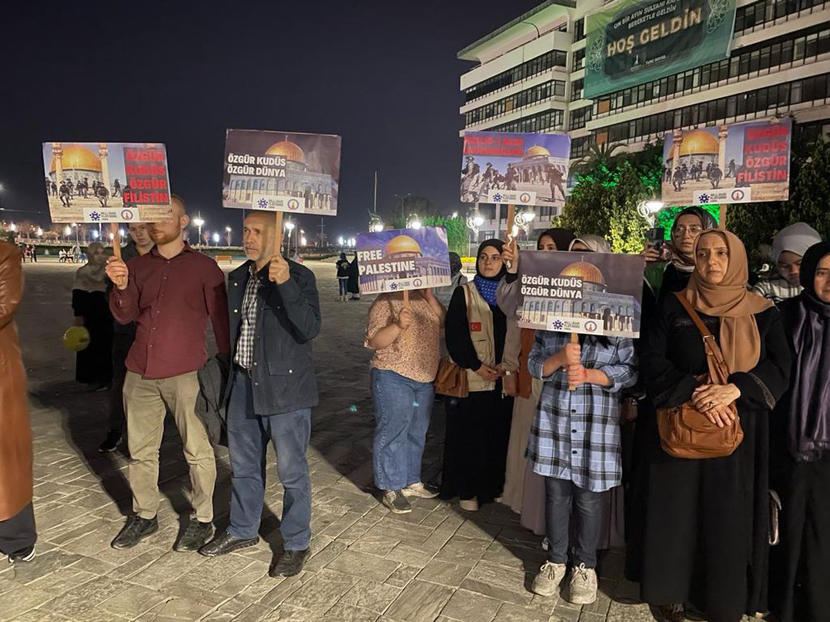 İsrail\'in Mescid-i Aksa baskını İzmir\'de protesto edildi