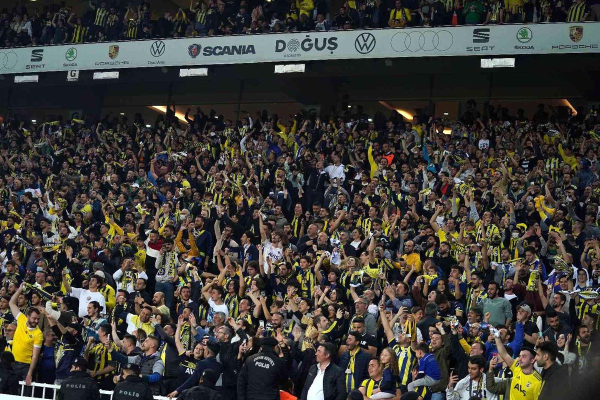 Kadıköy\'de tribünler kapalı gişe