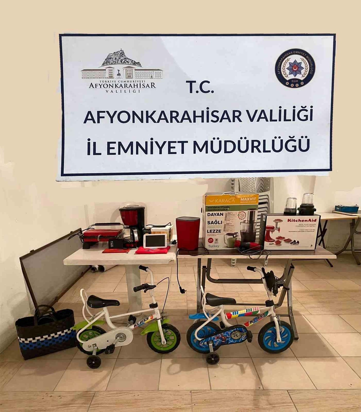 Mahalleyi soyup soğana çeviren hırsız yakalandı
