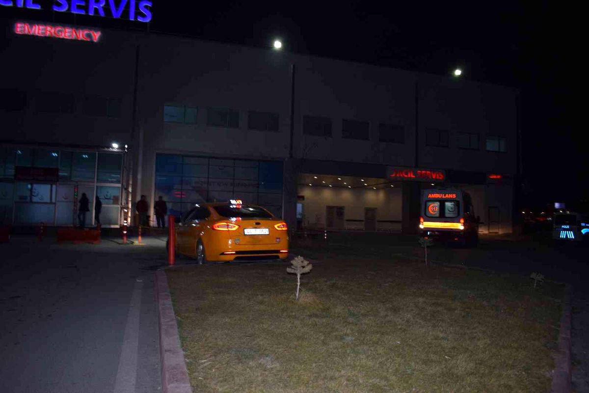 Malatya\'da bıçaklı kavga: 2 yaralı
