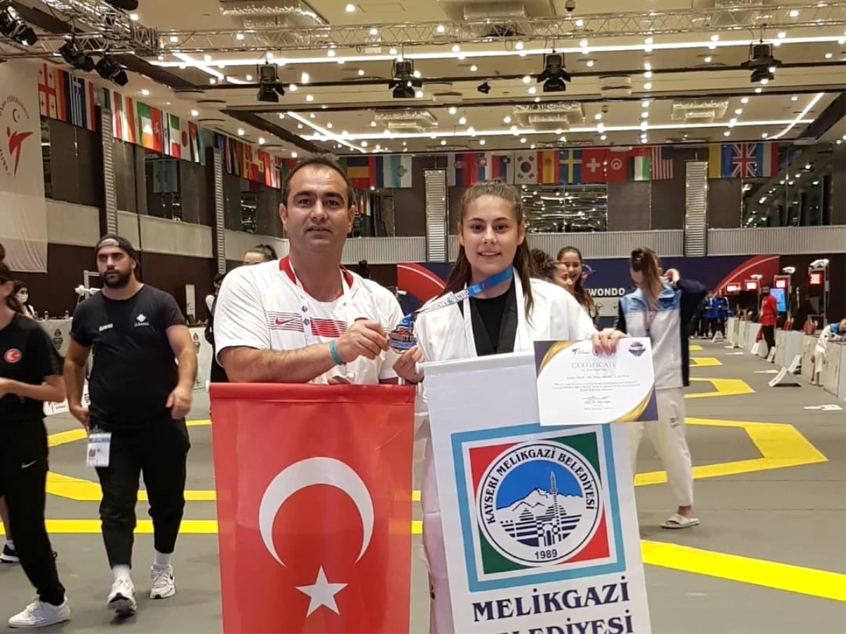 Kayserili sporcu tekvandoda Liseler Arası Olimpiyatları\'na katılmaya hak kazandı