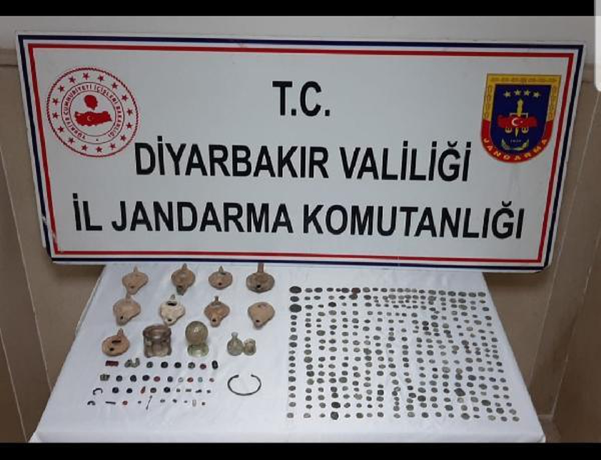 Roma ve Bizans dönemlerinden tarihi eserleri satmak isterken yakalandılar