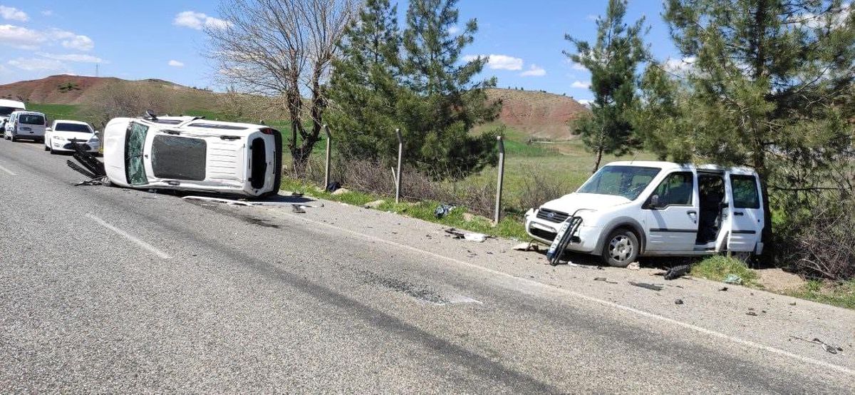 Siirt\'te trafik kazası: 3 yaralı