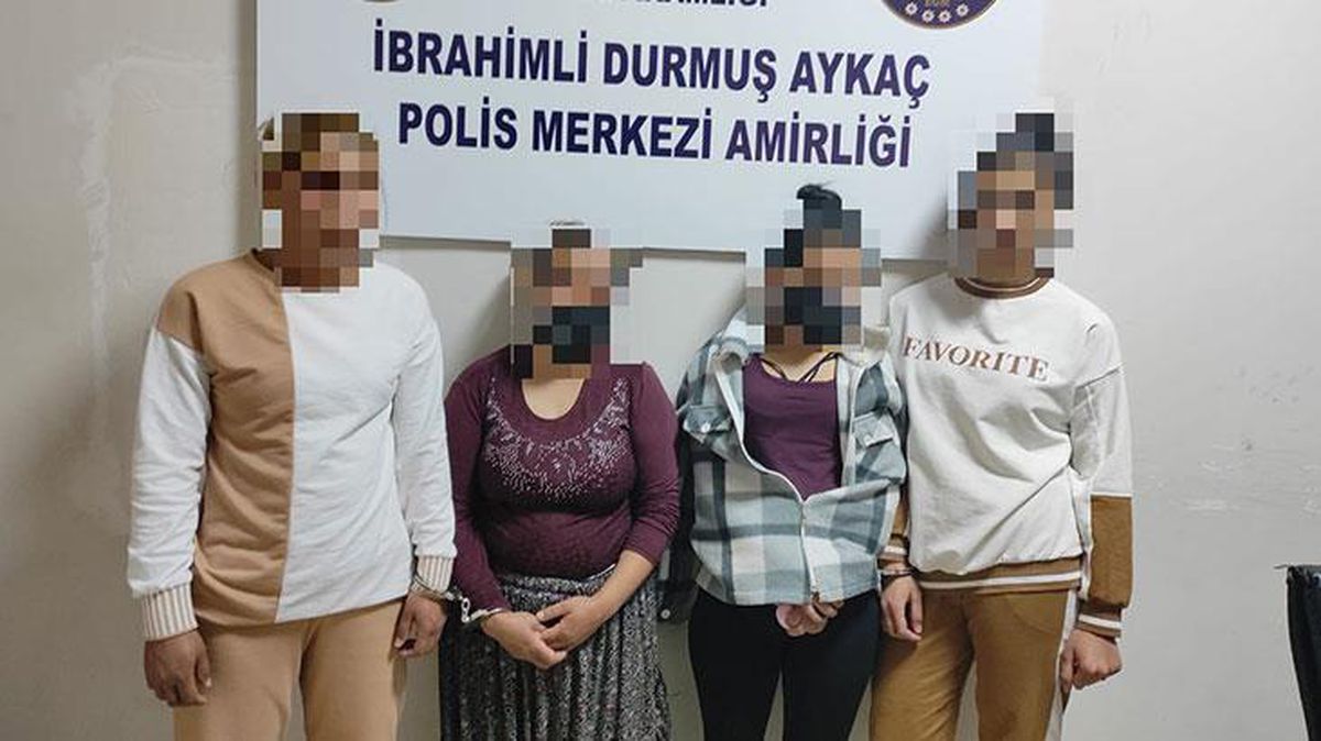 4 kadın çaldıkları parayı trafikte etrafa saçtı! Kimse ne olduğunu anlamadı