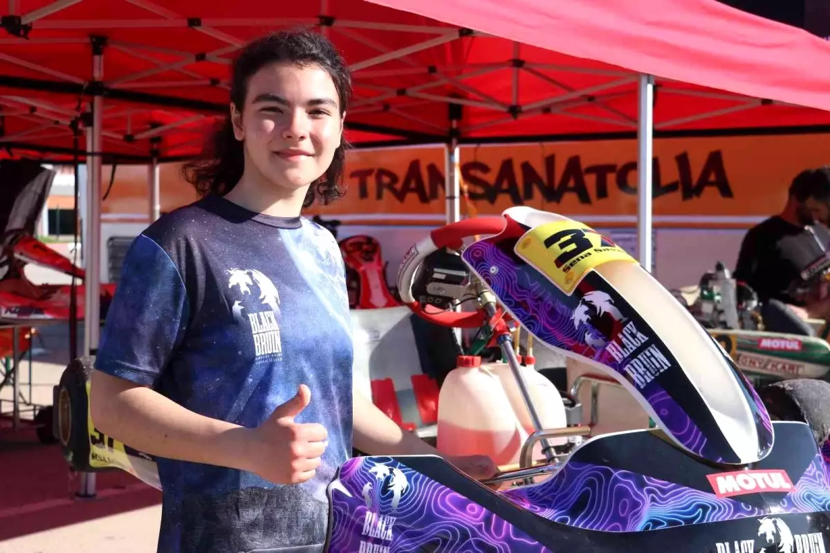 17 yaşındaki Sena'nın hedefi Formula 1'e çıkmak