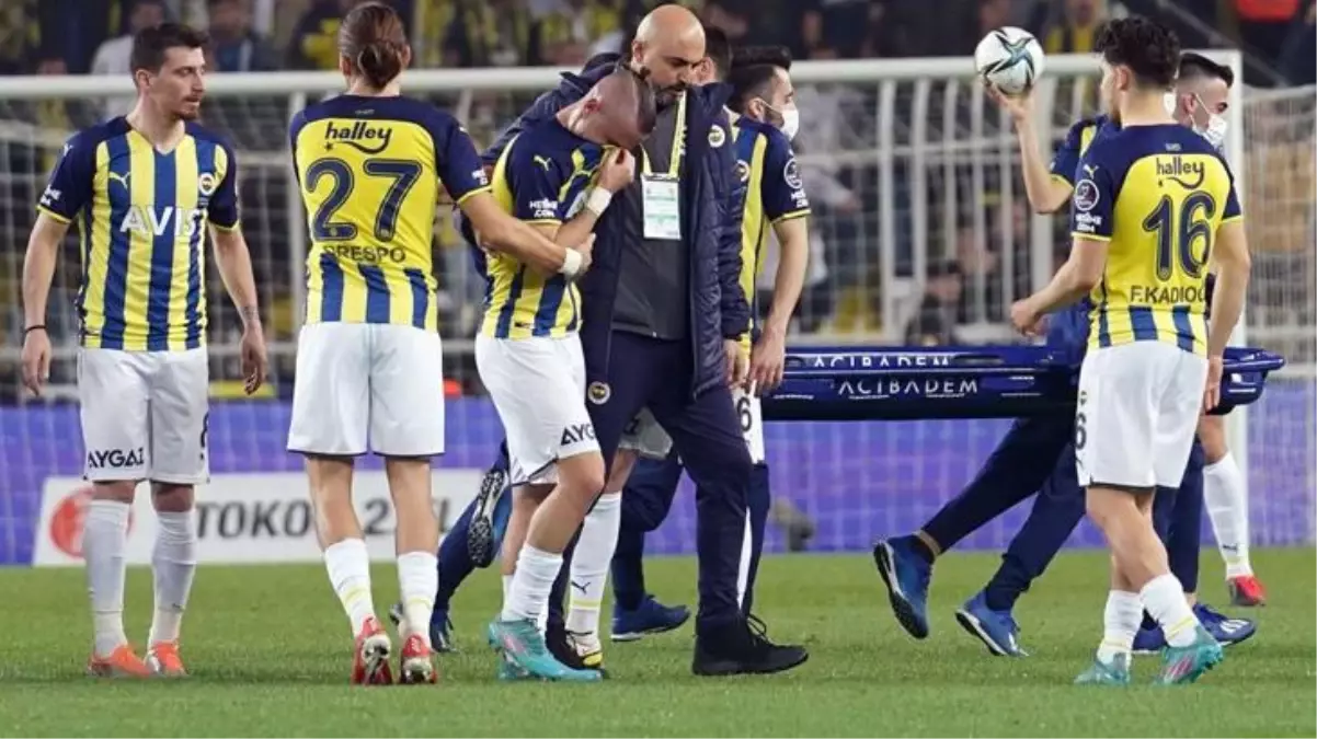 Yaşadığı sakatlık nedeniyle gözyaşları içinde karşılaşmayı terk etmişti! Pelkas'ın sahalardan uzak kalacağı süre belli oldu