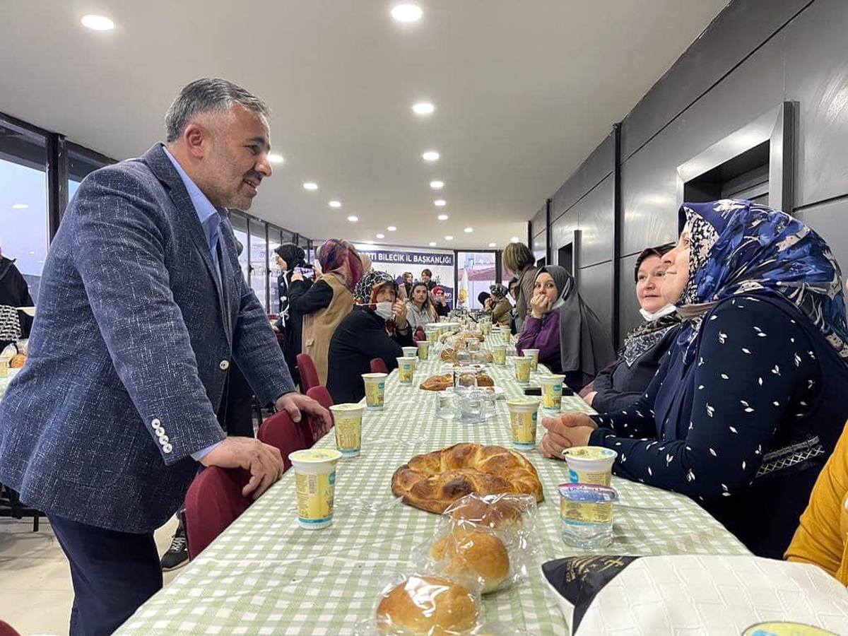 AK Parti İl Başkanlığı\'ndan kadın kolları için iftar programı
